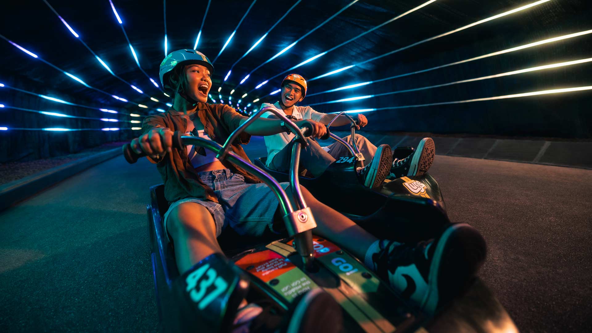 skyline-luge-singapore-night-luge-tunnel
