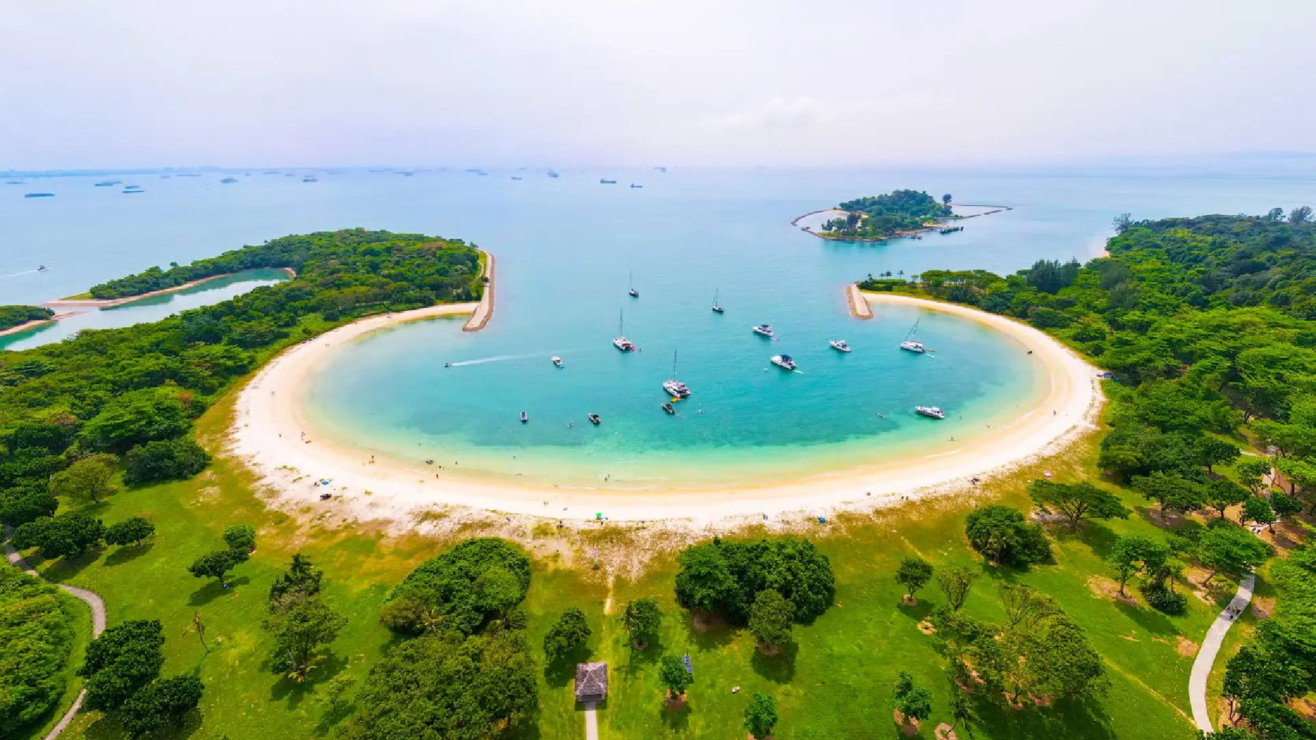 White sand beach and turquoise waters at Lazarus Island, part of Singapore’s Southern Islands near St John’s and Kusu Island